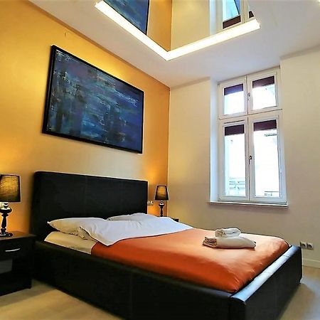 Mirror Gold & Grey Studios คราคูฟ ภายนอก รูปภาพ
