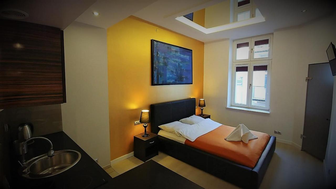 Mirror Gold & Grey Studios คราคูฟ ภายนอก รูปภาพ