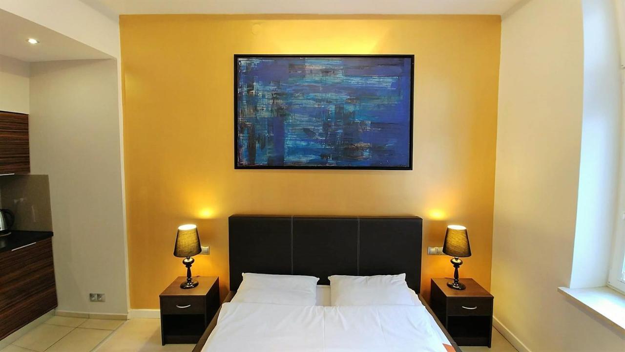 Mirror Gold & Grey Studios คราคูฟ ภายนอก รูปภาพ